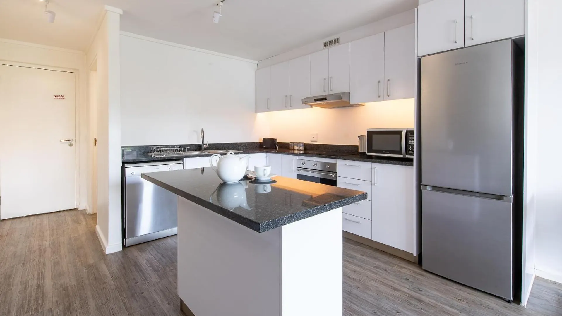 Modern 2 Bedroom Apartment Castlerock Cape Town