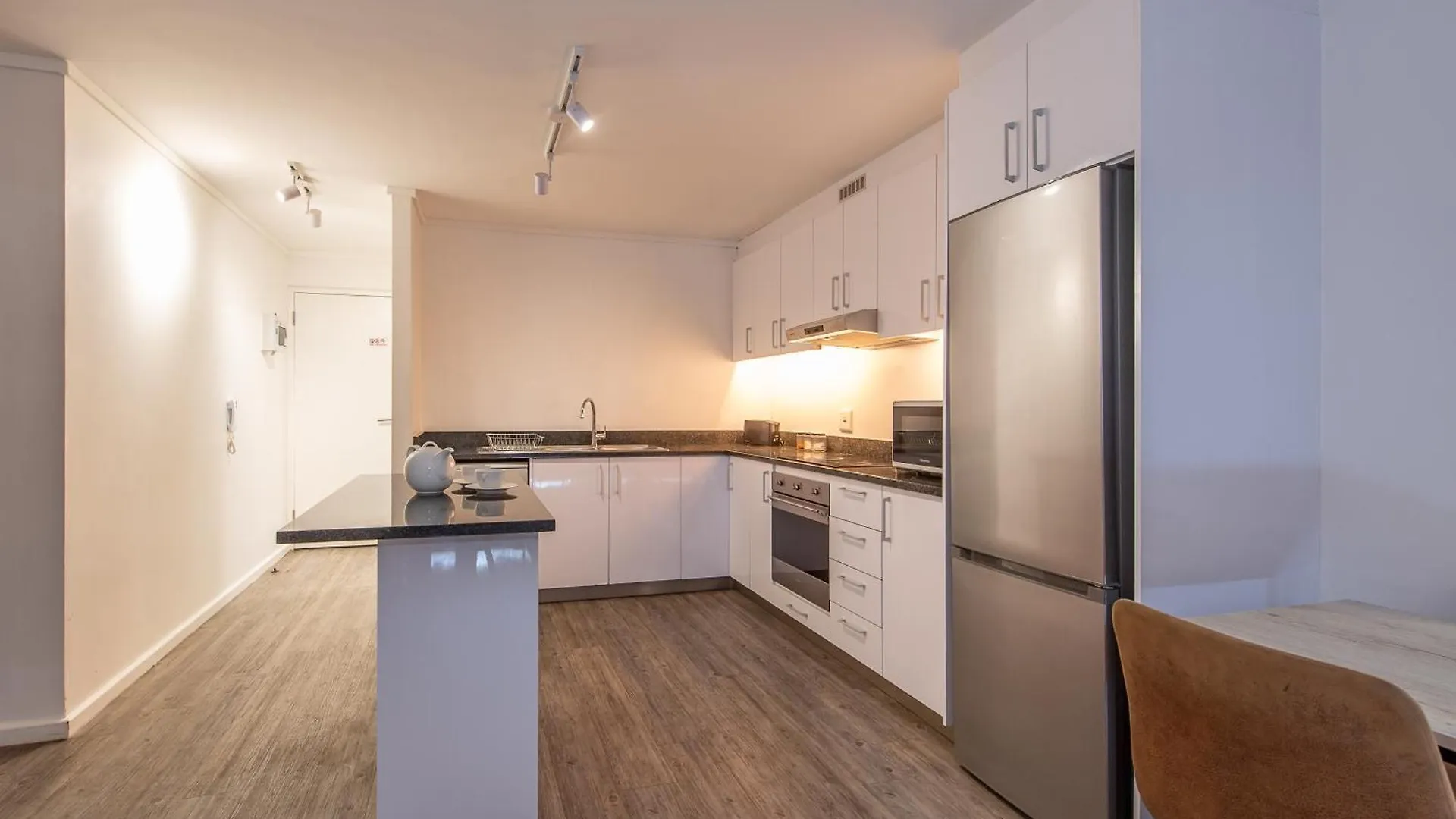 Modern 2 Bedroom Apartment Castlerock Cape Town