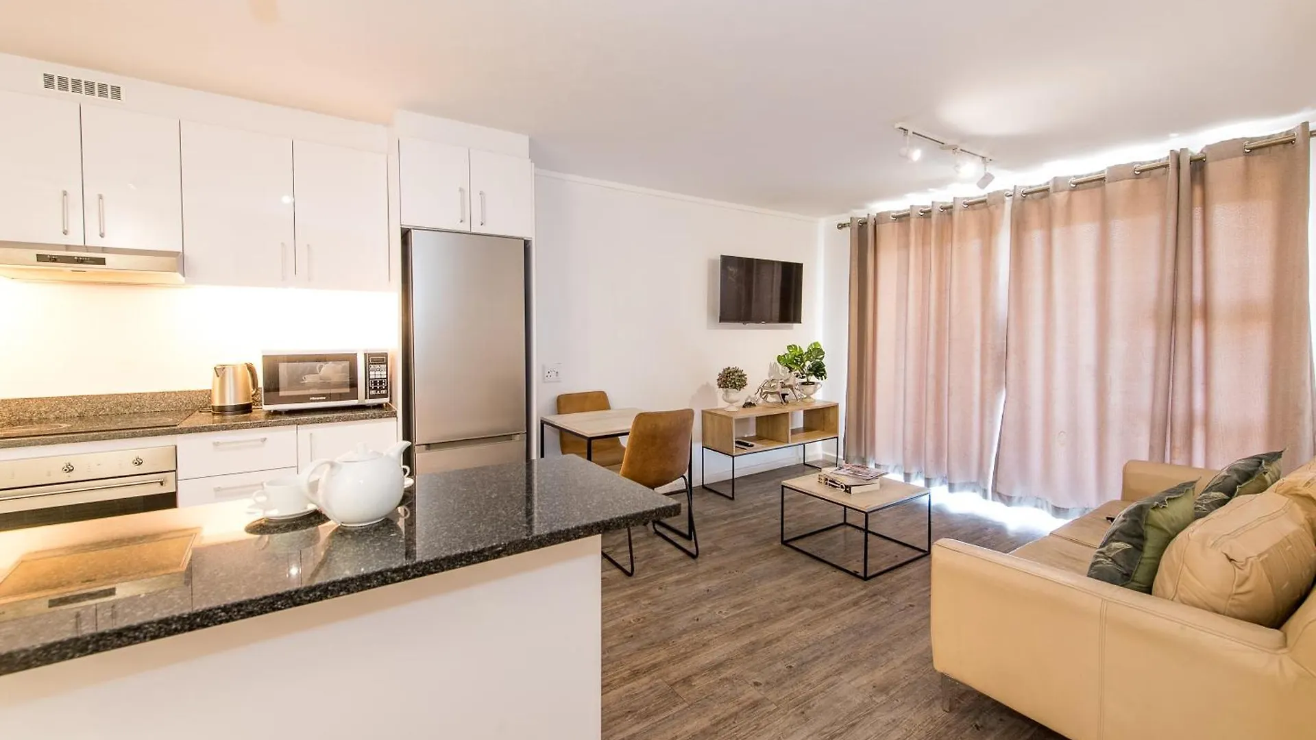 Modern 2 Bedroom Apartment Castlerock Cape Town