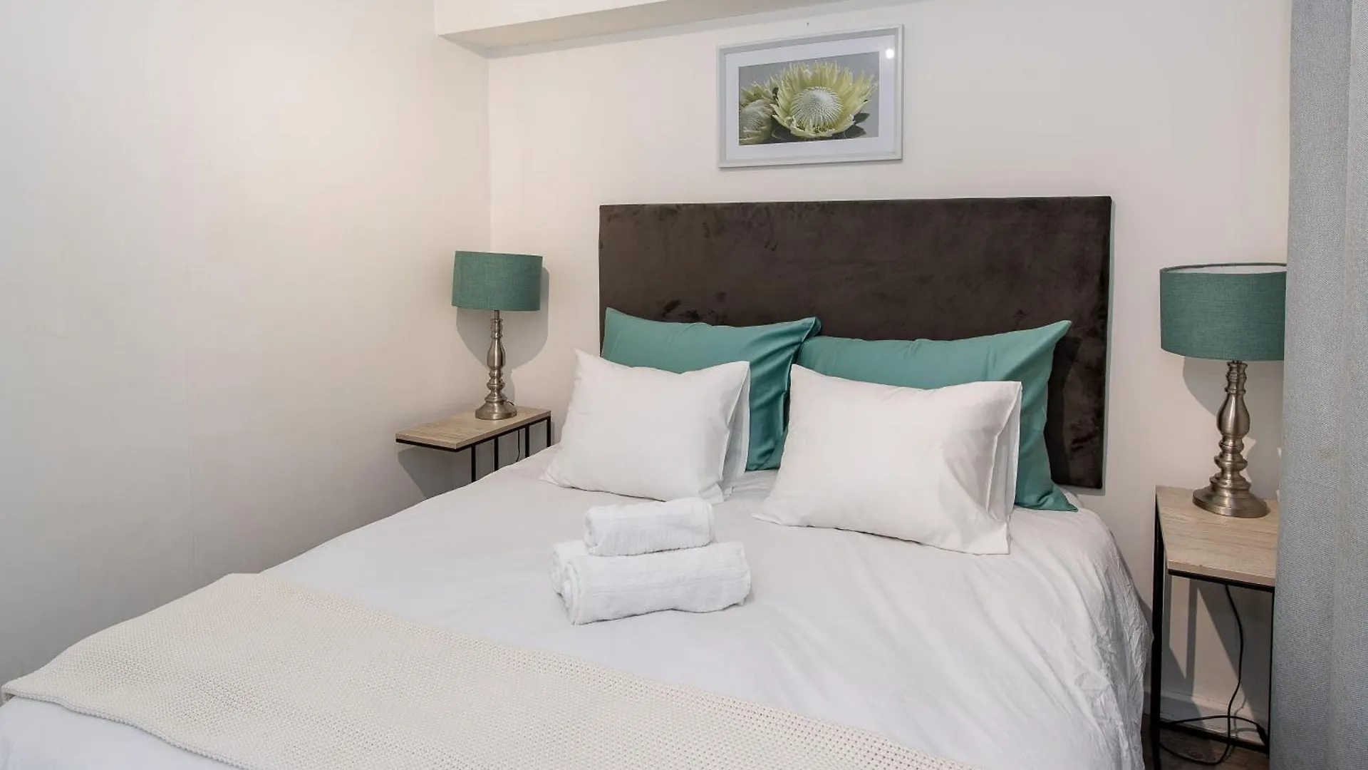 Modern 2 Bedroom Apartment Castlerock Cape Town South Africa